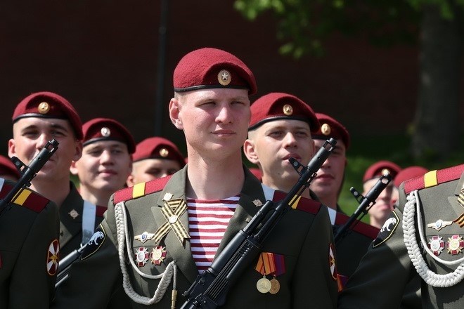 Флаг и девиз Внутренних войск МВД